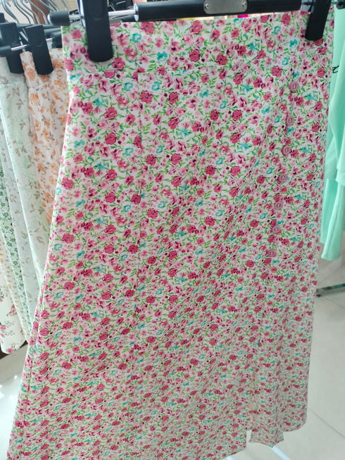 Floral Slit Skirts Embedded With Buttons